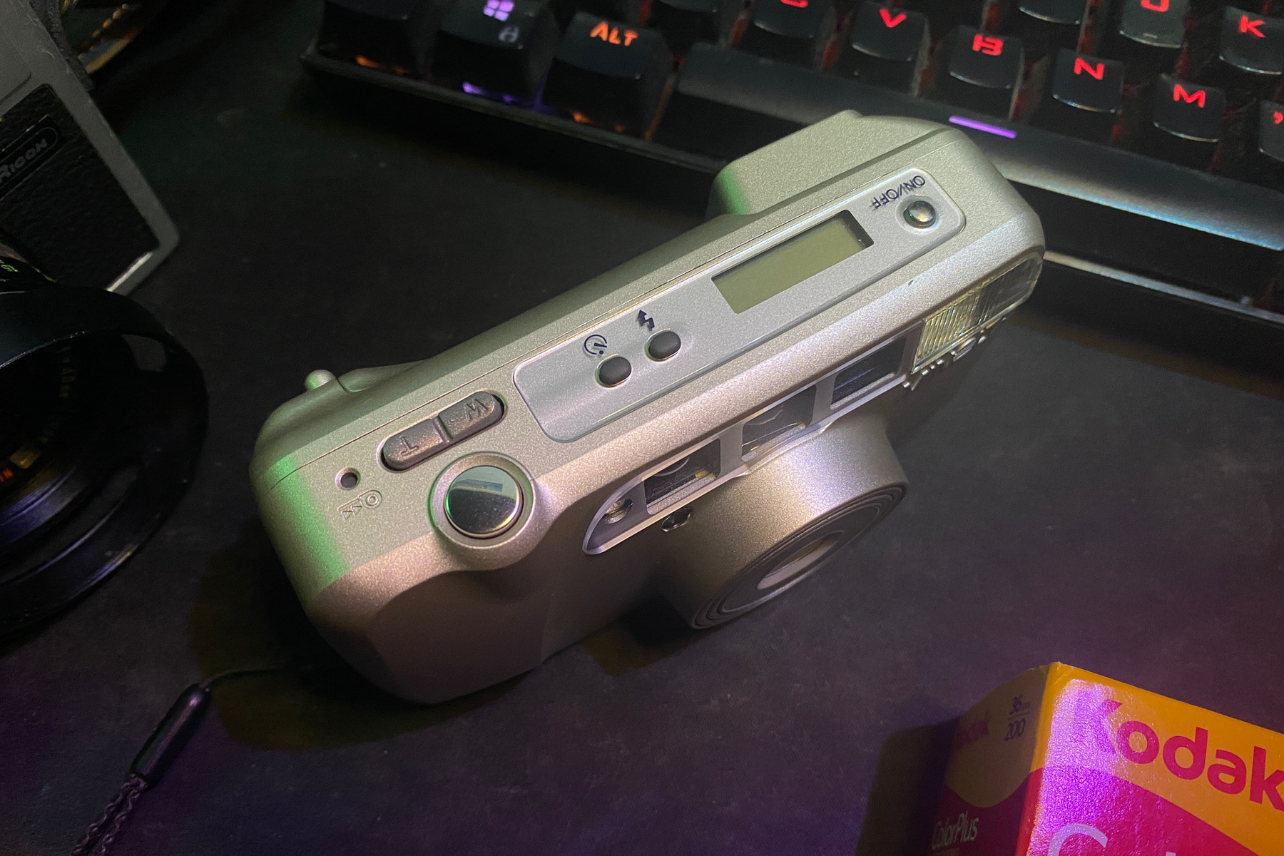 Minolta 110 zoom film camera