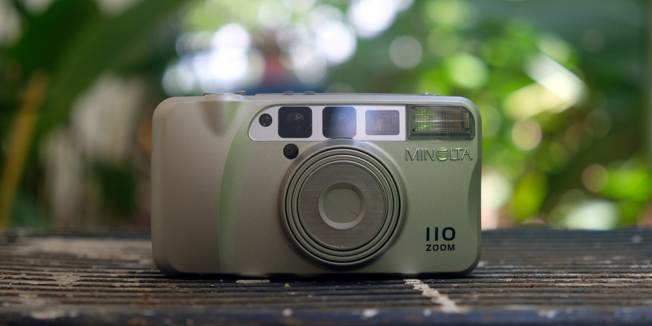 Minolta 110 zoom film camera