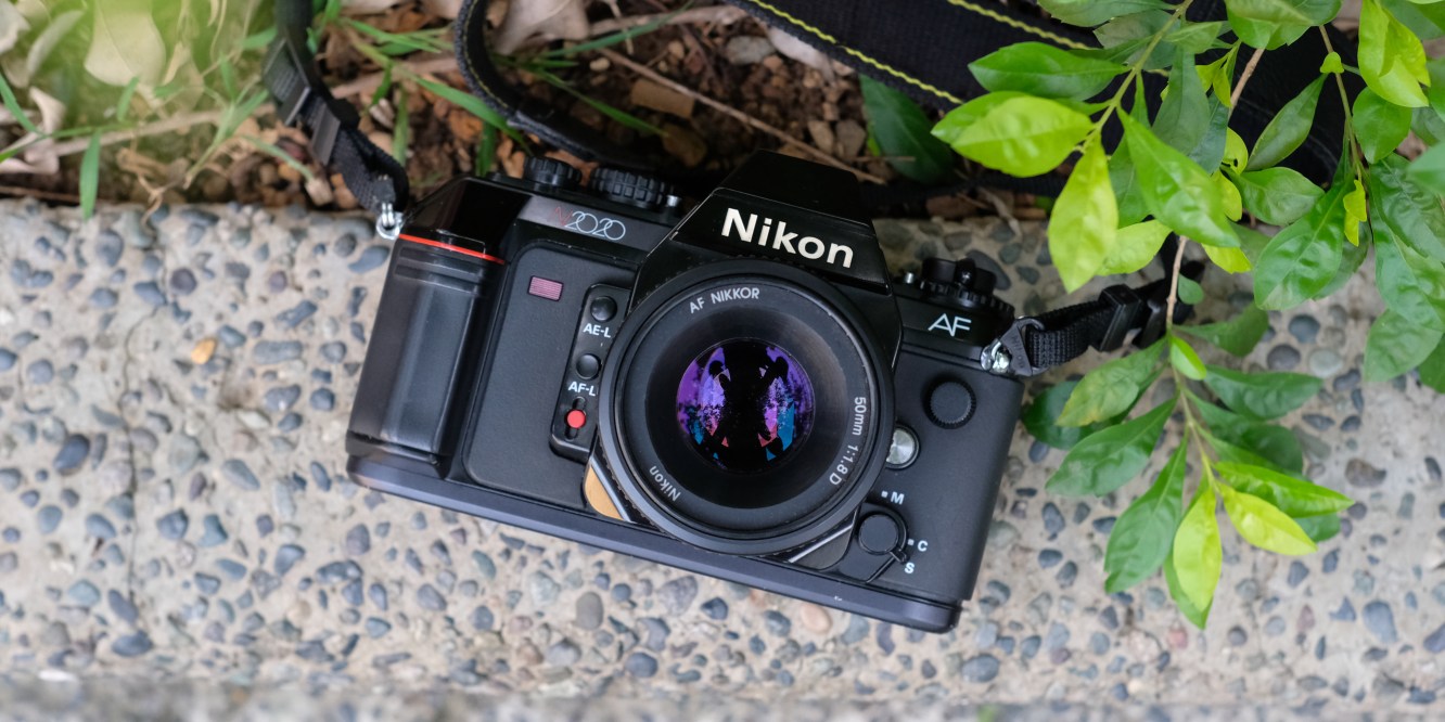 Nikon N2020 (Nikon F501) film camera