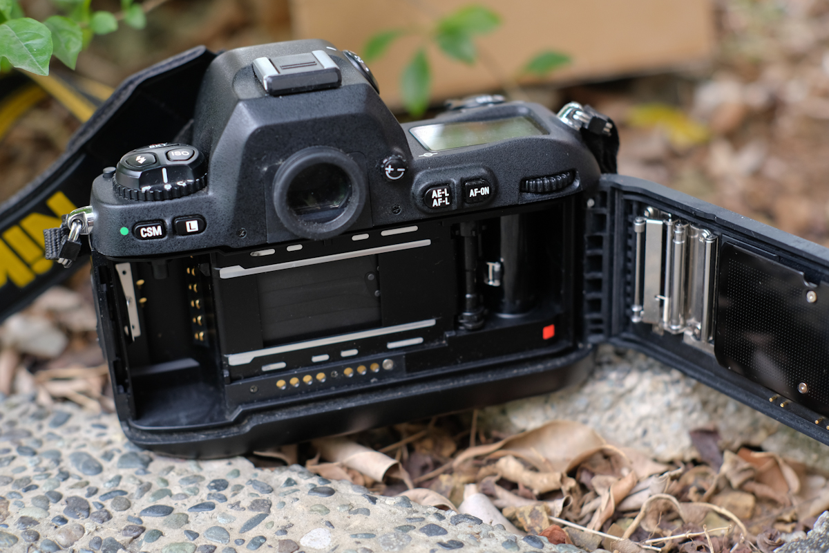 Nikon F100 カメラ Nikon F100 - Wikipedia